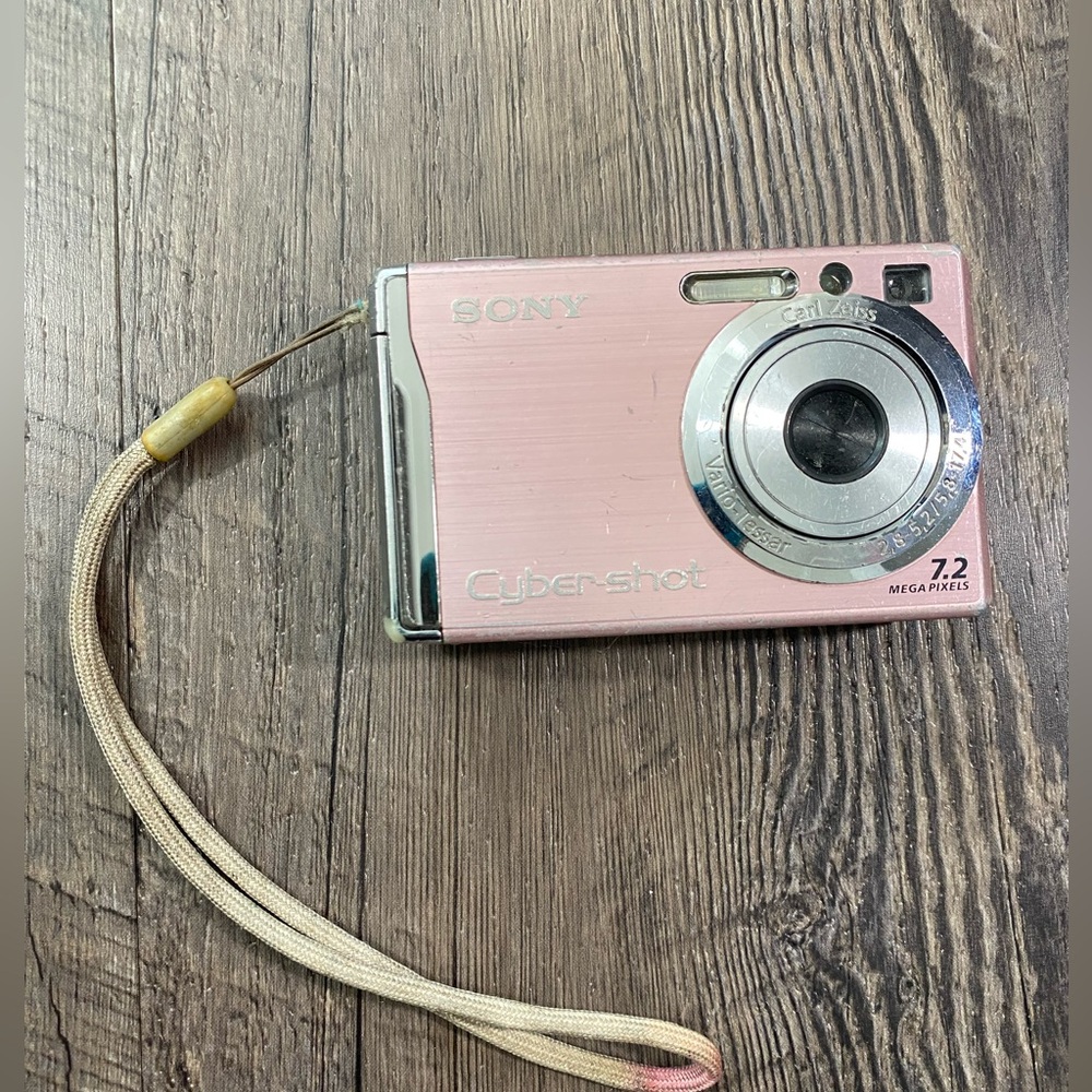SONY Cyber-Shot DSC-W330 14.1MP Digital Camera